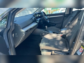 Used Volkswagen Golf 2024 for sale - 75625420: Photo