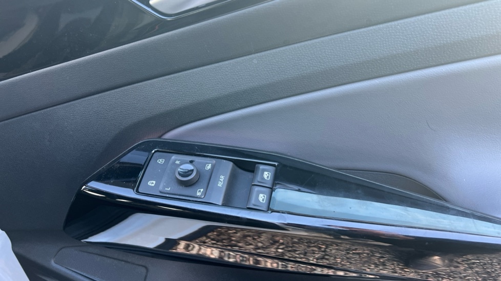 Used Volkswagen ID.4 2023 for sale - 76722140: Photo 37