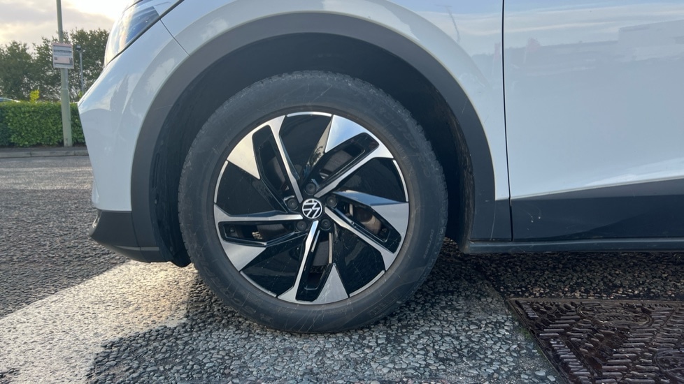 Used Volkswagen ID.4 2023 for sale - 76722140: Photo 5