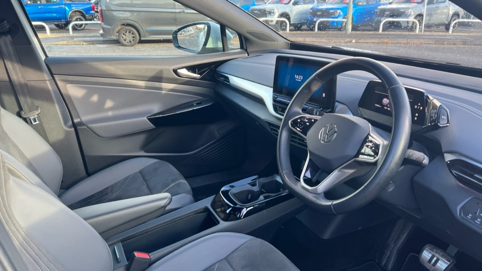 Used Volkswagen ID.4 2023 for sale - 76722140: Photo 6