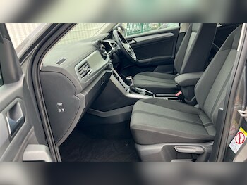 Used Volkswagen T-Roc 2022 for sale - 76826710: Photo