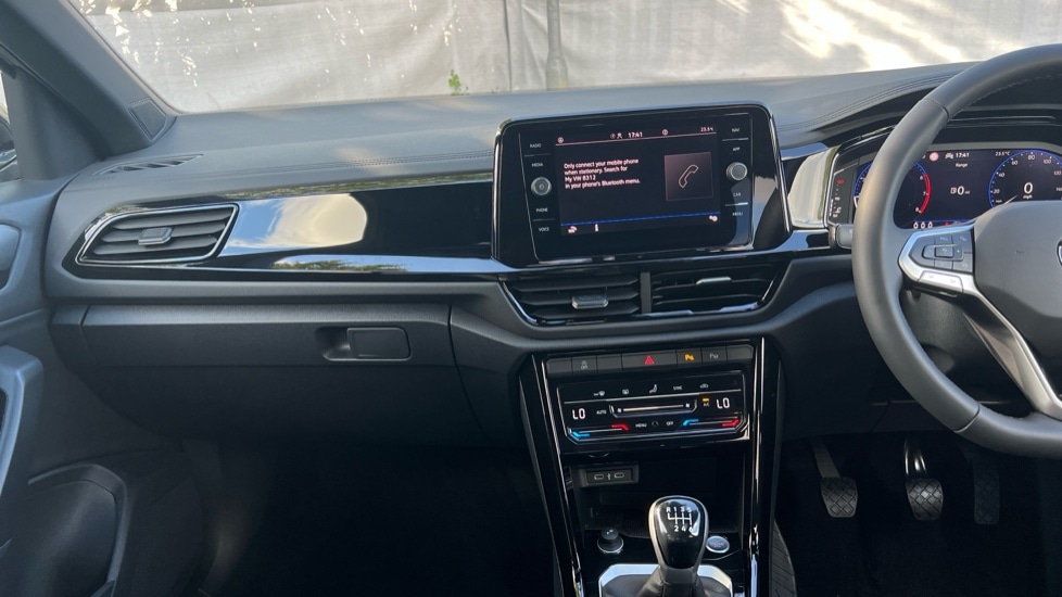 Used Volkswagen T-Roc 2025 for sale - 76870339: Photo 12