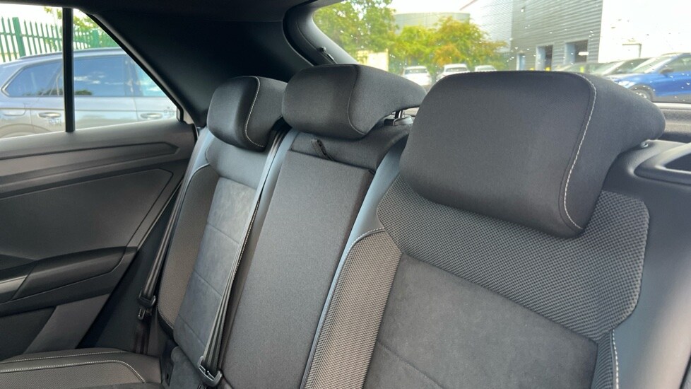 Used Volkswagen T-Roc 2025 for sale - 76870339: Photo 14