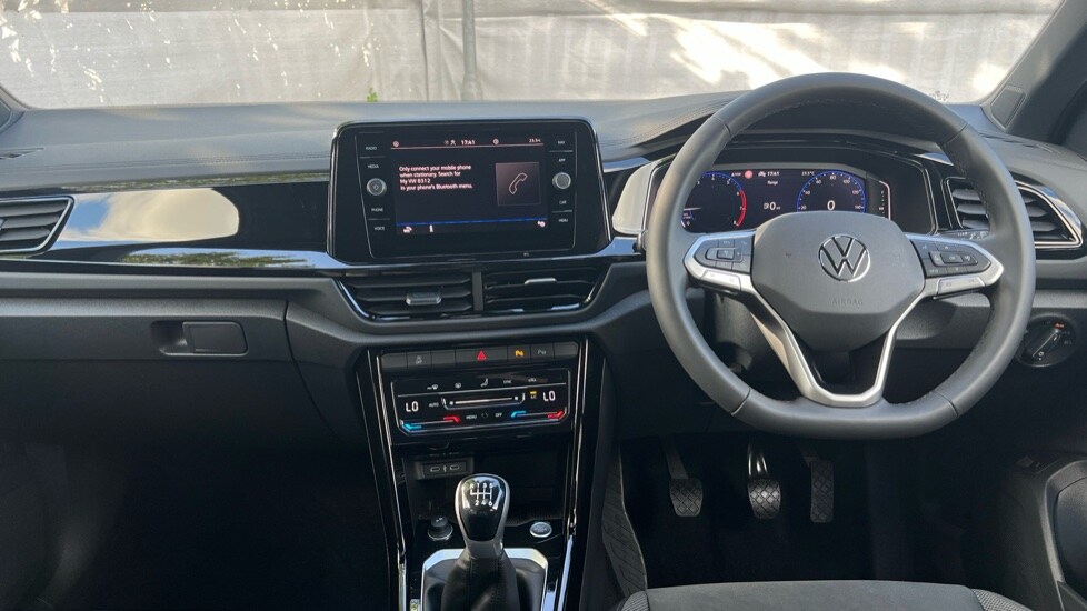 Used Volkswagen T-Roc 2025 for sale - 76870339: Photo 27