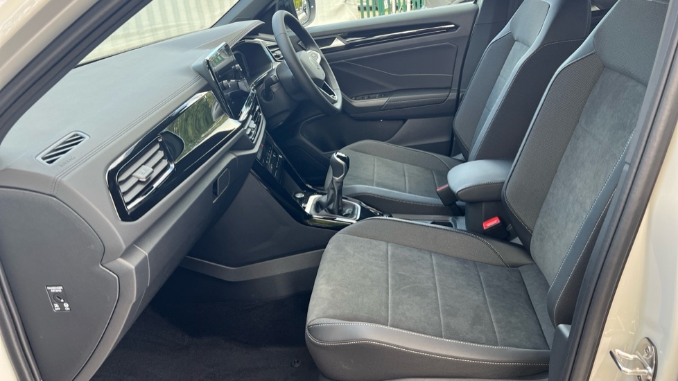 Used Volkswagen T-Roc 2025 for sale - 76870339: Photo 28