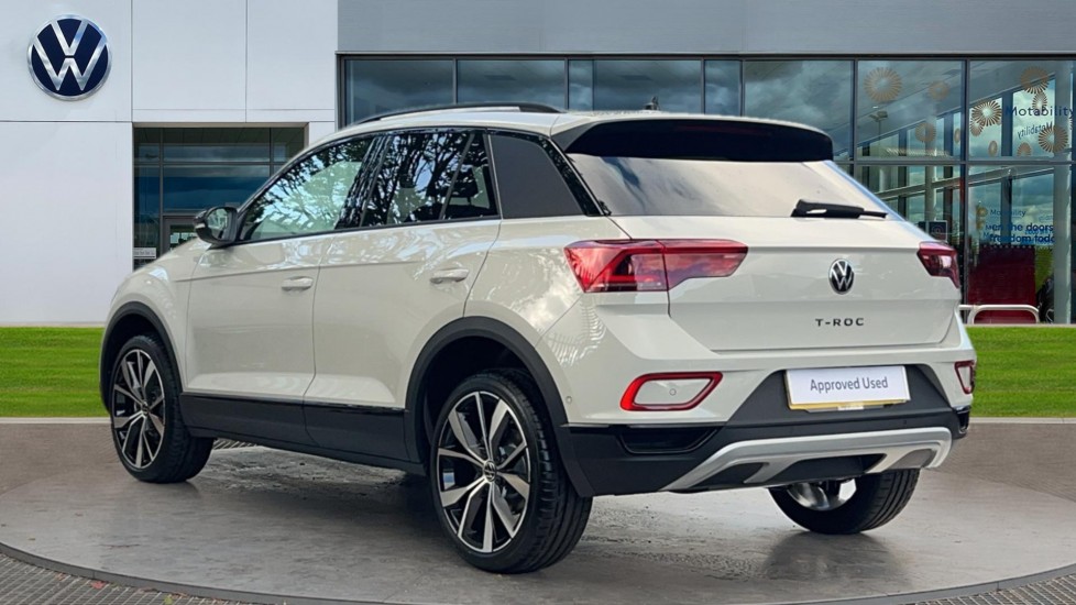 Used Volkswagen T-Roc 2025 for sale - 76870339: Photo 3
