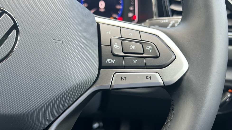 Used Volkswagen T-Roc 2025 for sale - 76870339: Photo 31