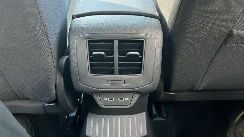 Used Volkswagen T-Roc 2025 for sale - 76870339: Photo 34