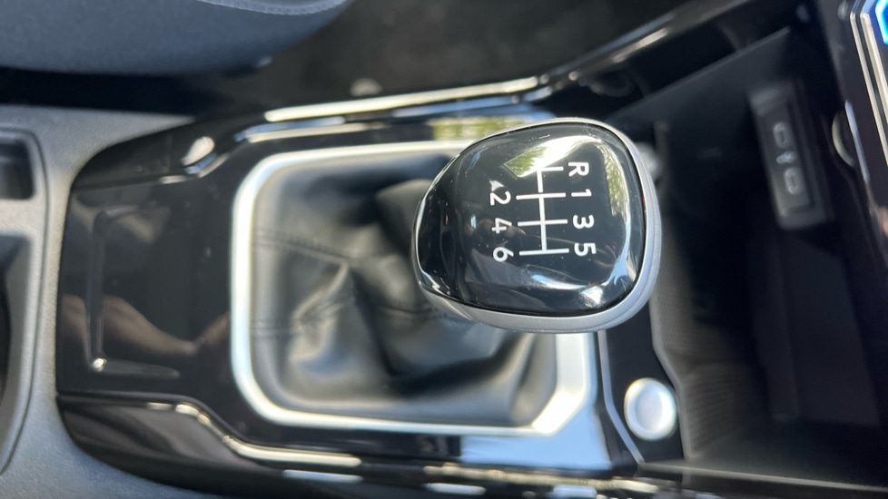 Used Volkswagen T-Roc 2025 for sale - 76870339: Photo 35