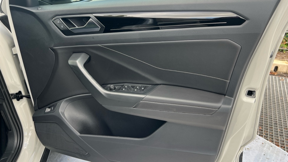 Used Volkswagen T-Roc 2025 for sale - 76870339: Photo 37