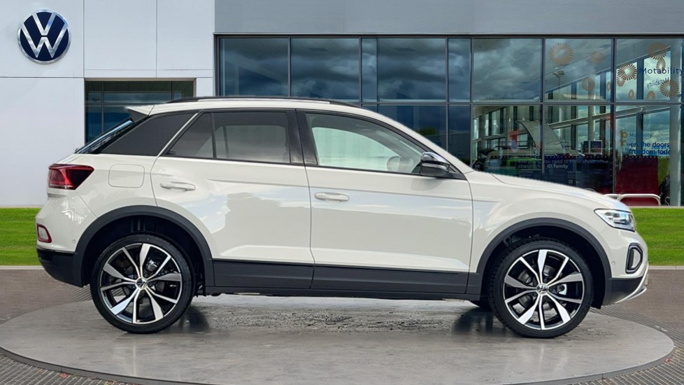 Used Volkswagen T-Roc 2025 for sale - 76870339: Photo 4