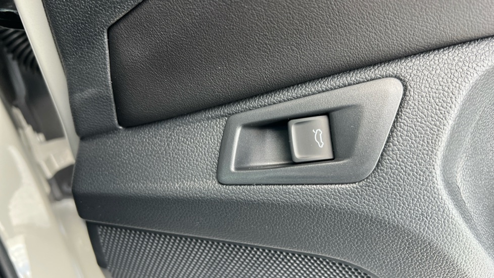 Used Volkswagen T-Roc 2025 for sale - 76870339: Photo 49