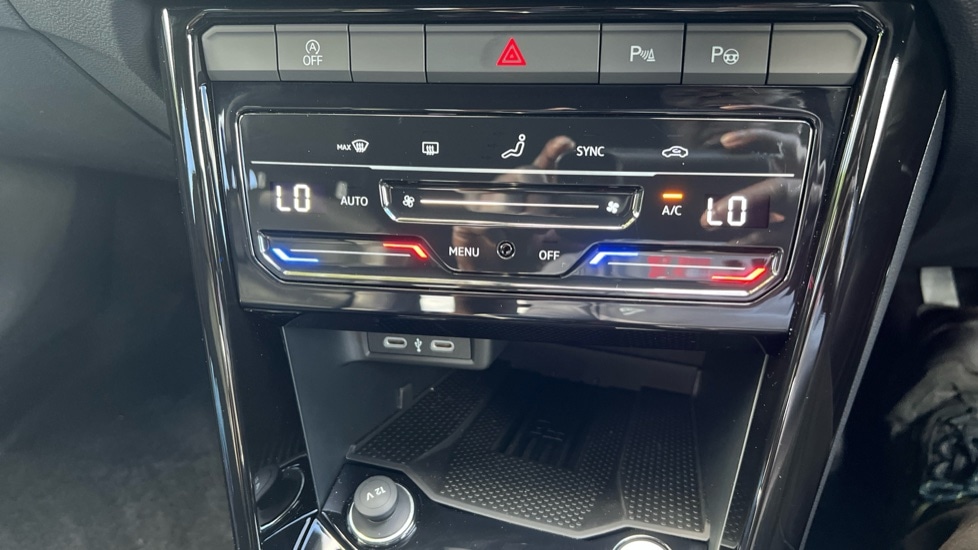 Used Volkswagen T-Roc 2025 for sale - 76870339: Photo 51