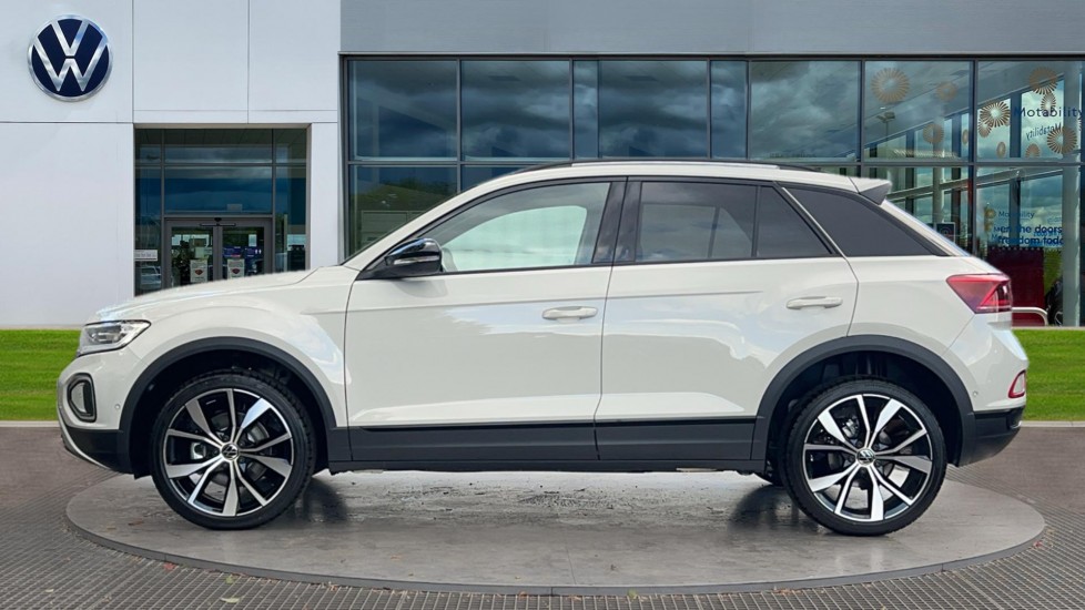 Used Volkswagen T-Roc 2025 for sale - 76870339: Photo 8