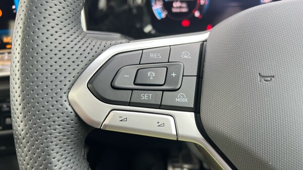 Used Volkswagen Golf 2025 for sale - 76154694: Photo 30