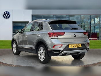 Used Volkswagen T-Roc 2024 for sale - 76475151: Photo