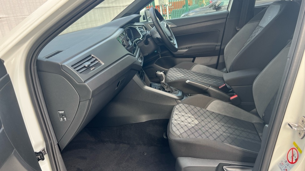 Used Volkswagen Taigo 2024 for sale - 76870345: Photo 28