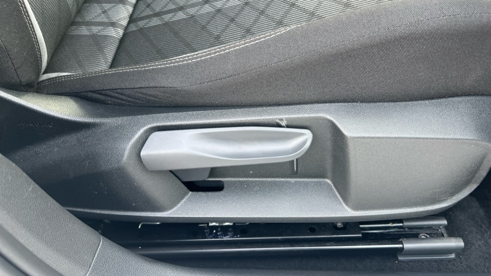 Used Volkswagen Taigo 2024 for sale - 76870345: Photo 39