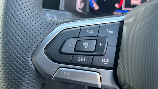Used Volkswagen T-Roc 2025 for sale - 75625394: Photo 31