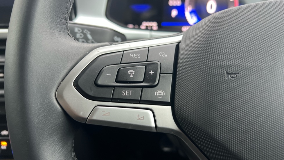 Used Volkswagen T-Roc 2025 for sale - 77031341: Photo 30