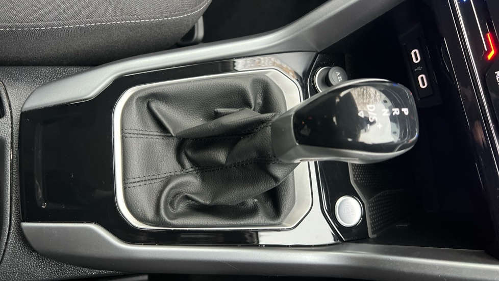 Used Volkswagen T-Roc 2025 for sale - 77031341: Photo 35