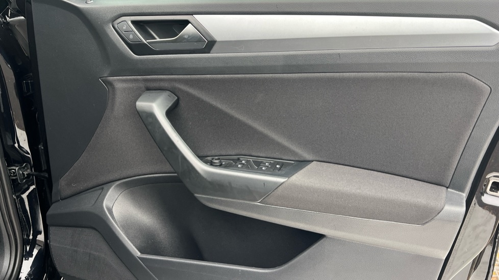 Used Volkswagen T-Roc 2025 for sale - 77031341: Photo 37