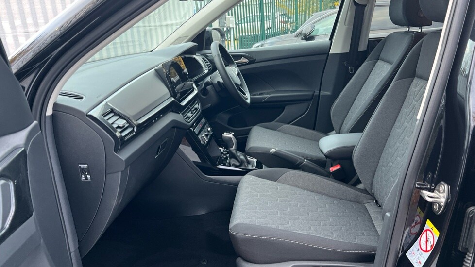 Used Volkswagen T-Cross 2025 for sale - 76507440: Photo 2