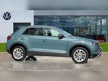 Used Volkswagen T-Roc 2023 for sale - 75902320: Photo