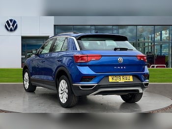 Used Volkswagen T-Roc 2019 for sale - 76533740: Photo