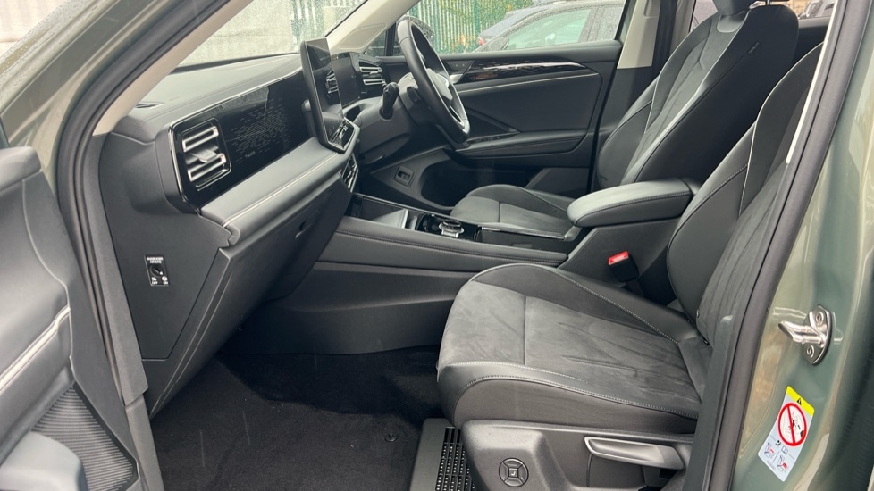 Used Volkswagen Tiguan 2024 for sale - 76623538: Photo 2