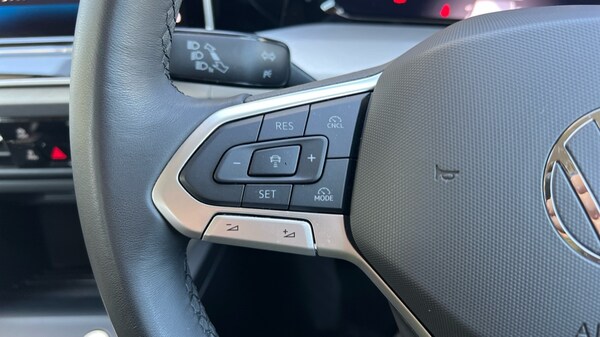 Used Volkswagen Golf 2024 for sale - 75902237: Photo 31