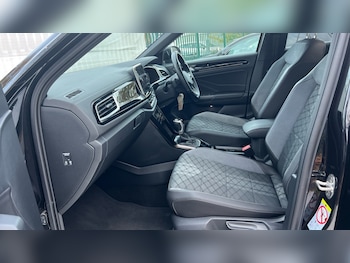 Used Volkswagen T-Roc 2023 for sale - 76400822: Photo