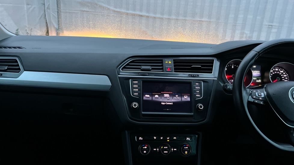 Used Volkswagen Tiguan 2016 for sale - 76872502: Photo 12