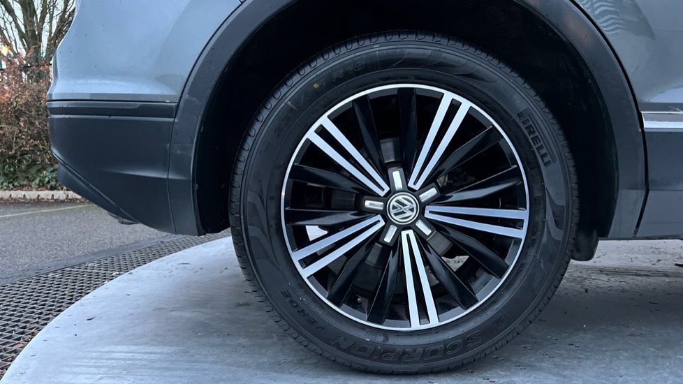 Used Volkswagen Tiguan 2016 for sale - 76872502: Photo 18