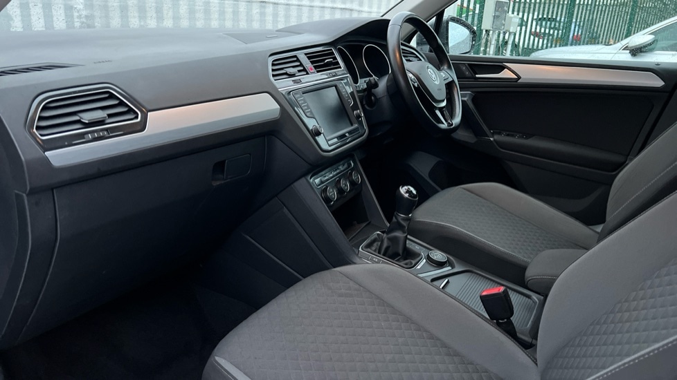 Used Volkswagen Tiguan 2016 for sale - 76872502: Photo 2