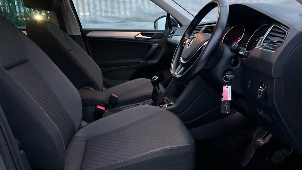 Used Volkswagen Tiguan 2016 for sale - 76872502: Photo 26