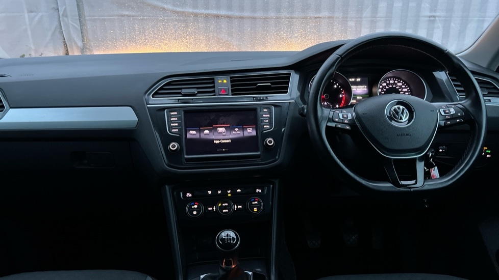 Used Volkswagen Tiguan 2016 for sale - 76872502: Photo 27