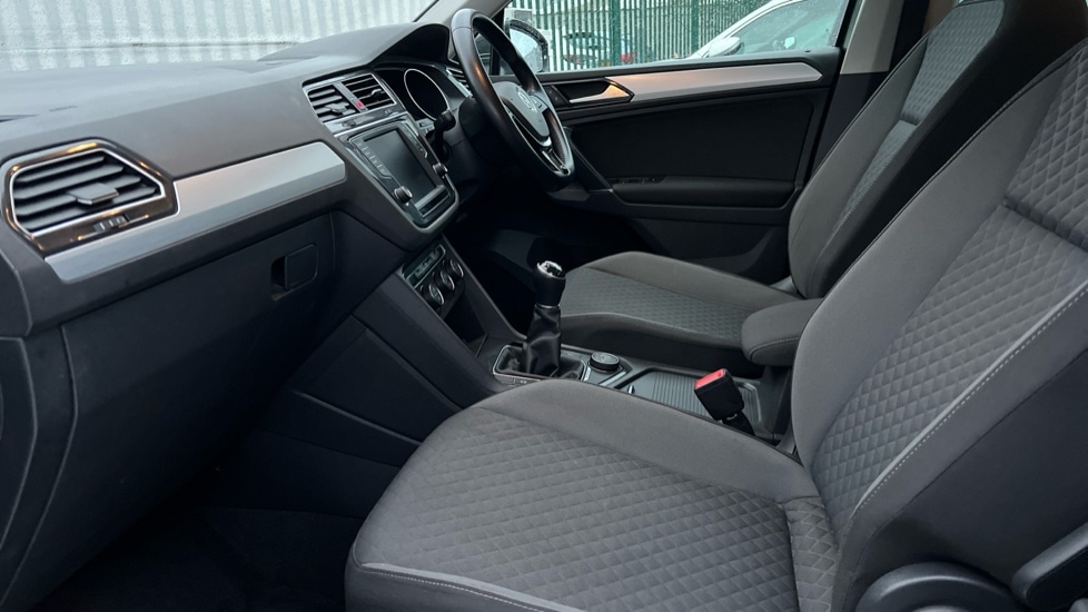 Used Volkswagen Tiguan 2016 for sale - 76872502: Photo 28