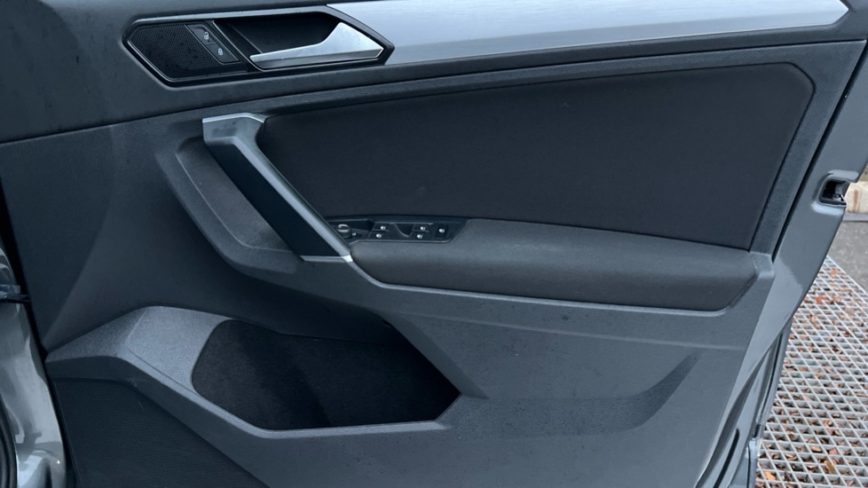 Used Volkswagen Tiguan 2016 for sale - 76872502: Photo 37