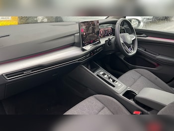 Used Volkswagen Golf 2025 for sale - 76921870: Photo