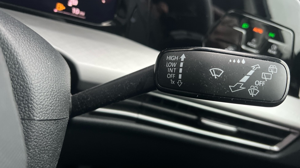 Used Volkswagen Golf 2025 for sale - 76921870: Photo 32