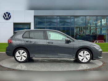 Used Volkswagen Golf 2025 for sale - 76921870: Photo