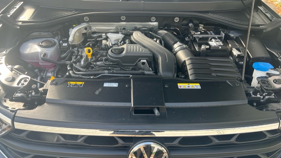 Used Volkswagen T-Roc 2025 for sale - 76870346: Photo 16