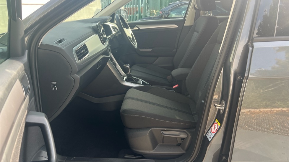 Used Volkswagen T-Roc 2025 for sale - 76870346: Photo 28