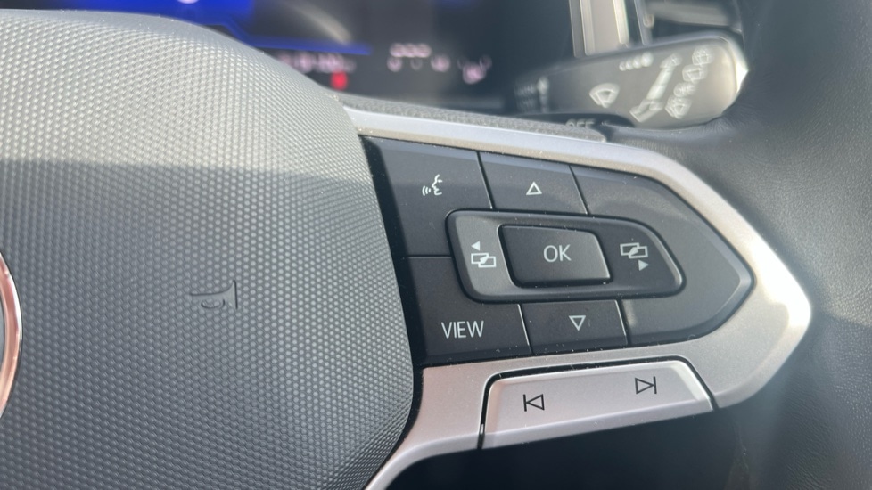 Used Volkswagen T-Roc 2025 for sale - 76870346: Photo 31