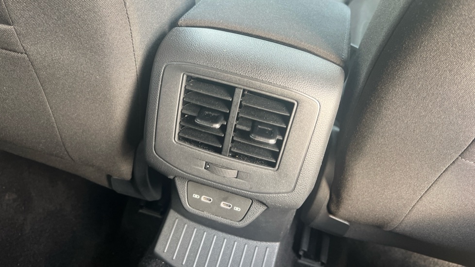 Used Volkswagen T-Roc 2025 for sale - 76870346: Photo 34