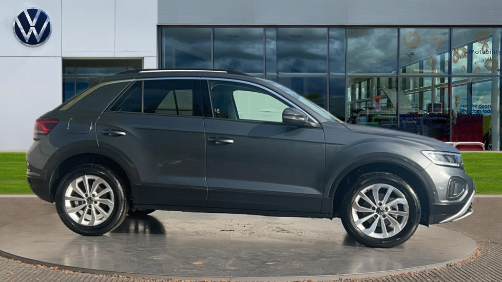 Used Volkswagen T-Roc 2025 for sale - 76870346: Photo 4