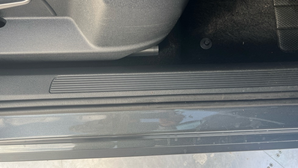 Used Volkswagen T-Roc 2025 for sale - 76870346: Photo 40