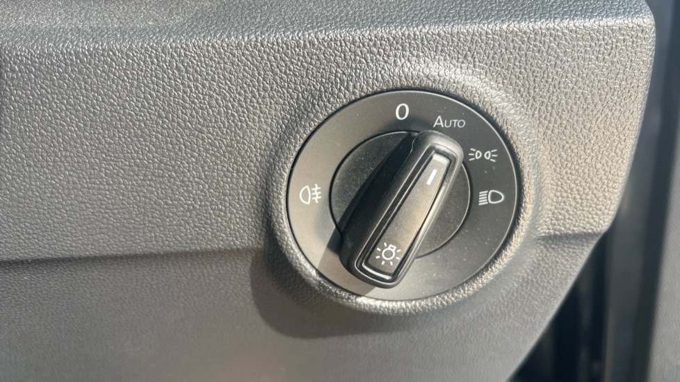 Used Volkswagen T-Roc 2025 for sale - 76870346: Photo 41