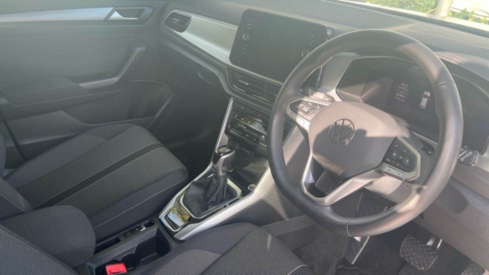 Used Volkswagen T-Roc 2025 for sale - 76870346: Photo 5